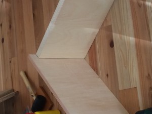 DIY初心者でも簡単に出来るカウンターテーブルの作り方